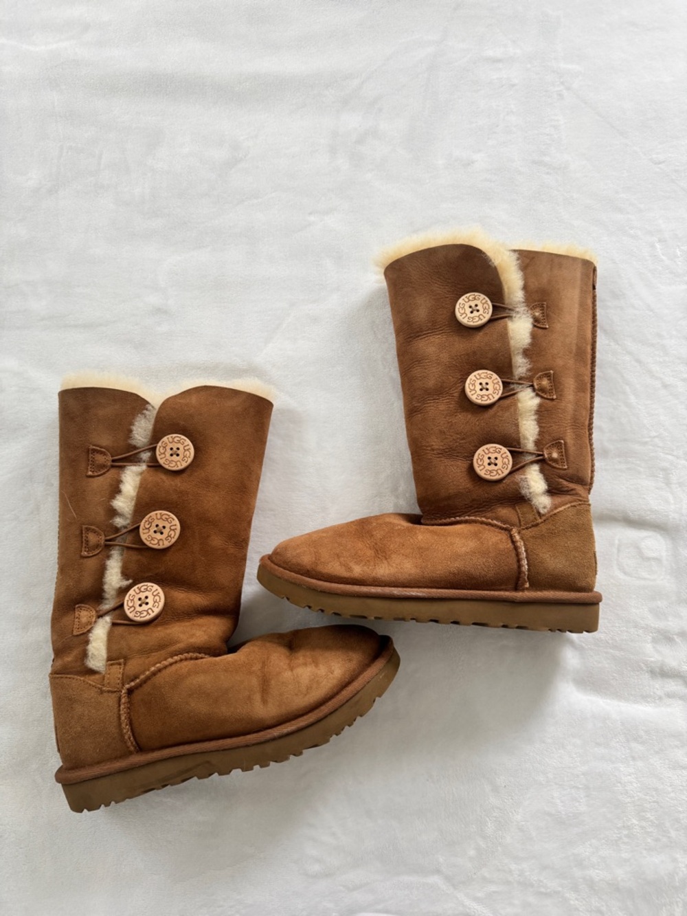 UGG Women’s Chestnut Button-Closure Shearling Boots Size Seven